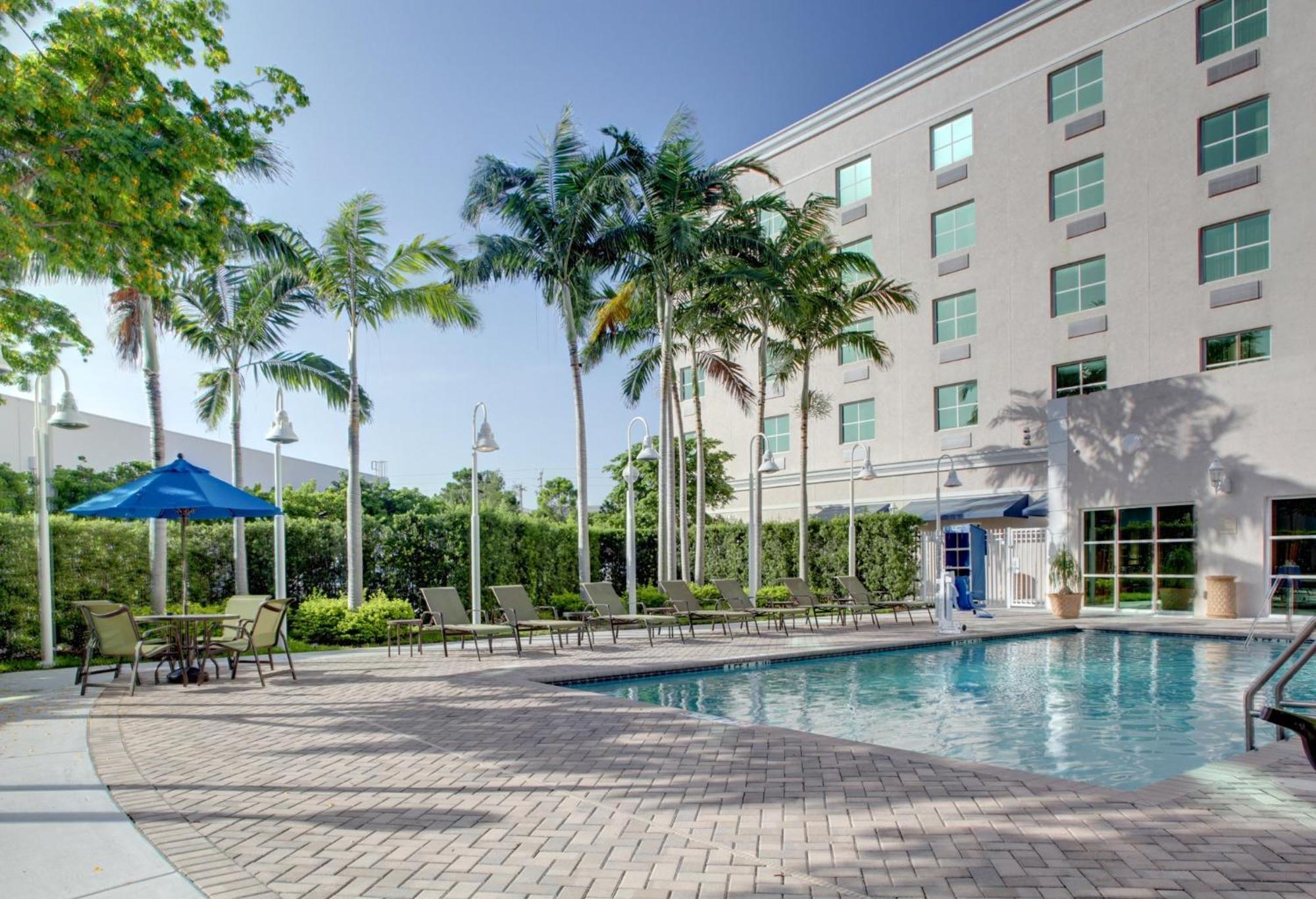 Holiday Inn Express & Suites Miami Kendall, An Ihg Hotel Exterior foto