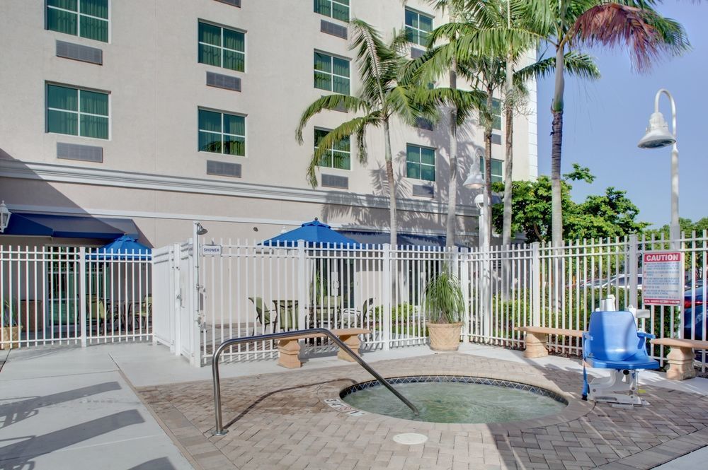 Holiday Inn Express & Suites Miami Kendall, An Ihg Hotel Exterior foto